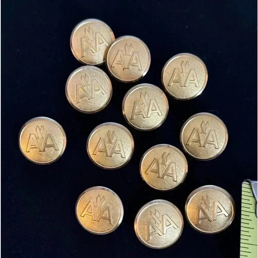 VTG 12 American Airlines Buttons